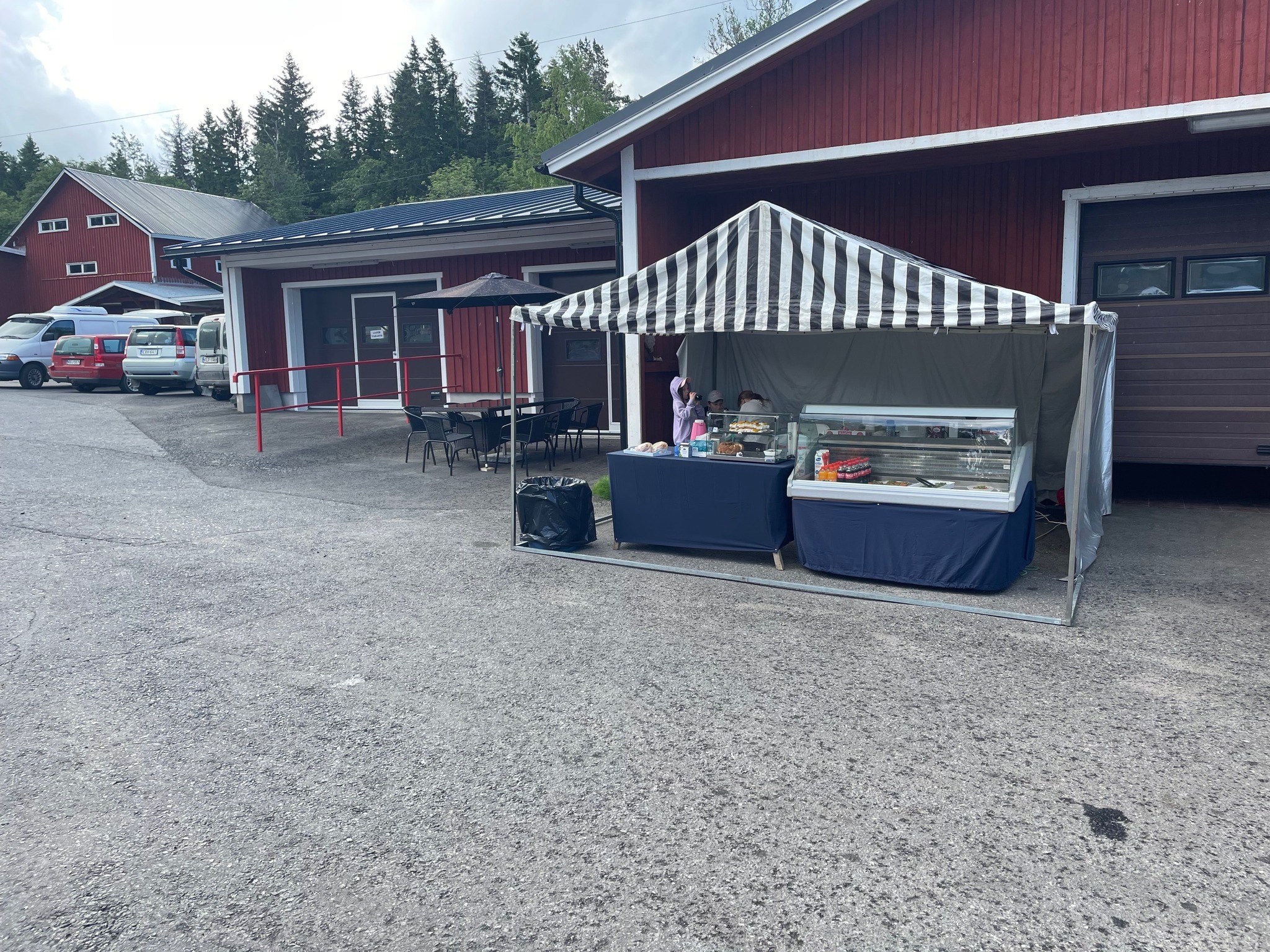 Kalat ja äyriäiset Tampereen seudulle – kirjolohen turvallinen käsittely